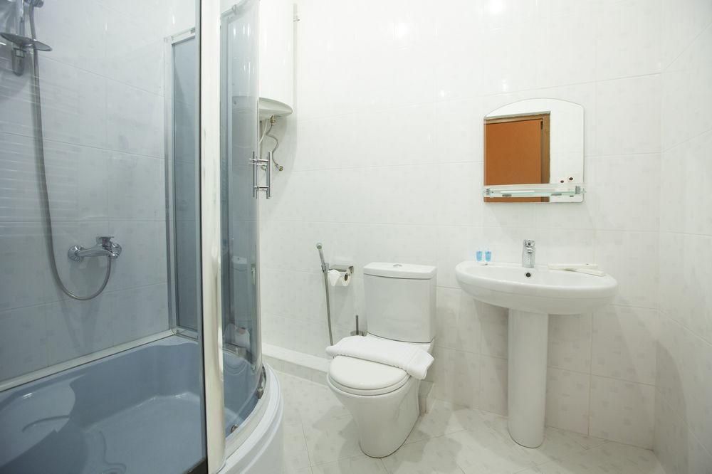 Astoria Hotel Tbilisi Buitenkant foto