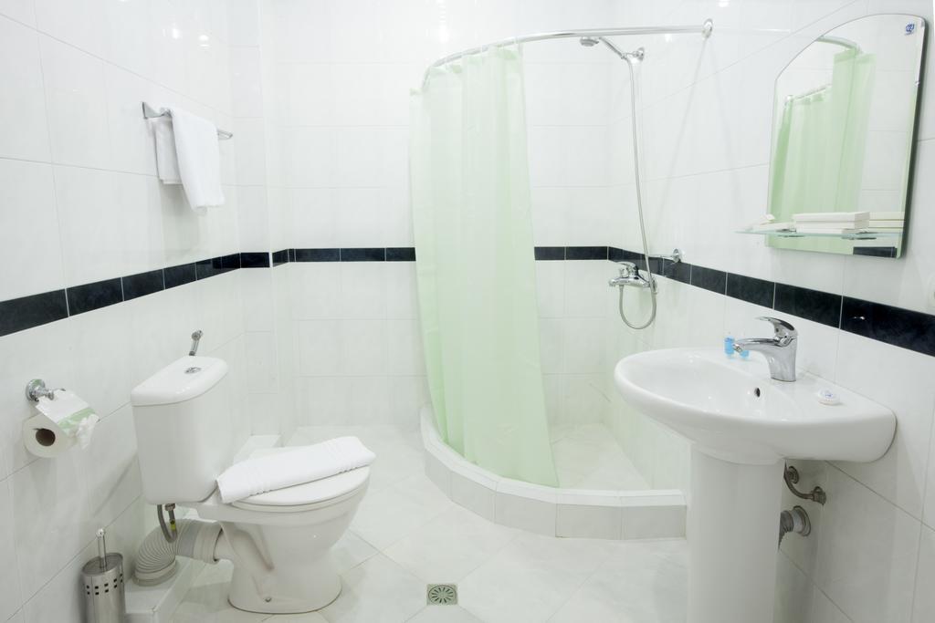 Astoria Hotel Tbilisi Buitenkant foto