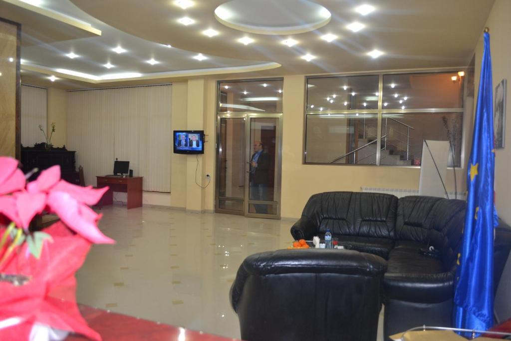 Astoria Hotel Tbilisi Buitenkant foto