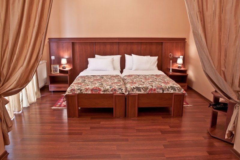 Astoria Hotel Tbilisi Buitenkant foto